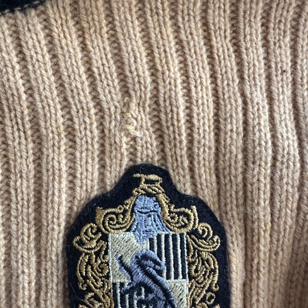 Harry Potter Hufflepuff XS Youth 100% Lambswool Scotland Universal Studios - Picture 4 of 13